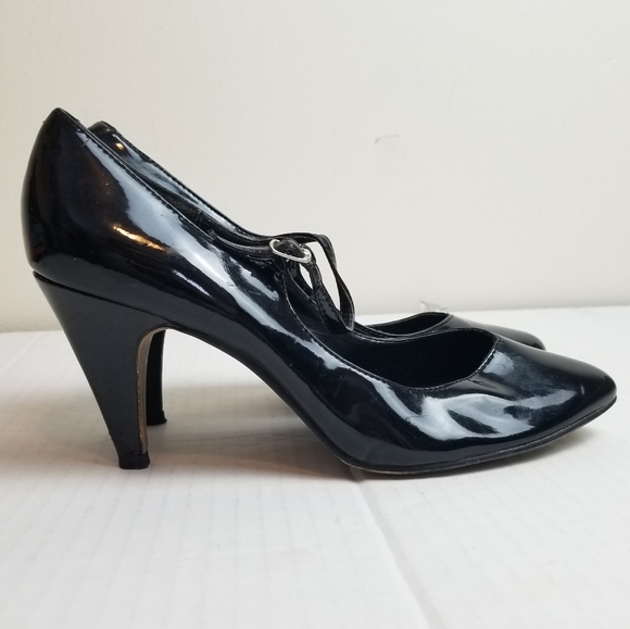 ALDO Patent Leather Retro Mary Jane Heels - Picture 4 of 11
